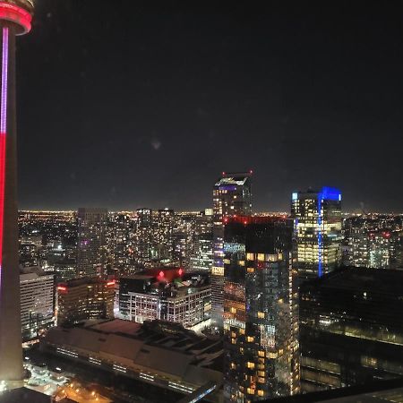 Two Bd Cn Tower And Lake Ontario View Toronto Exterior photo
